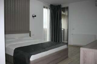 Отель Riana Аджуд Номер с кроватью размера «queen-size» и балконом-8